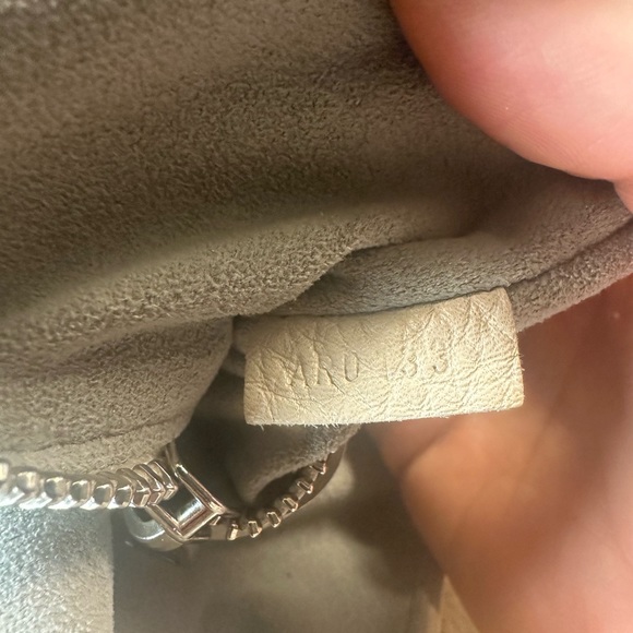 Louis Vuitton L Mahina Blanc - Picture 7 of 17